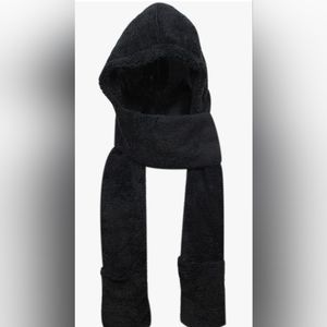Hoodie scarf with pockets